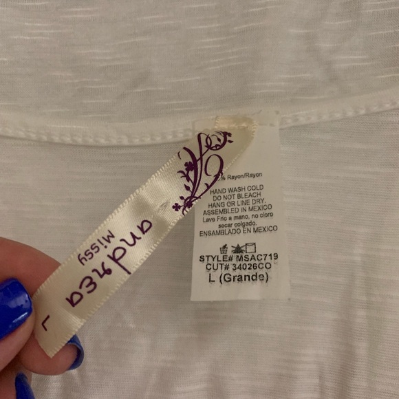 Sleeveless tiered top size Large - Picture 3 of 3